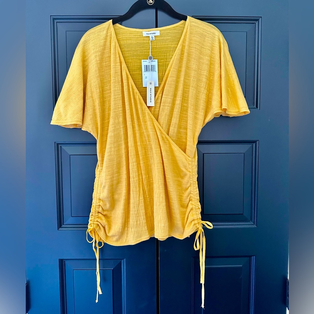 NWT! MAX STUDIO, Crossover Front Top, SZ L